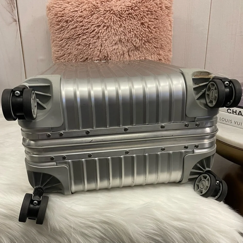 RIMOWA Silver Carry-On Spinner Luggage